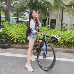 Where Are They Now? The Evolution of Hanoi's Original Hot Girls and MC Mai Ngoc - image 5