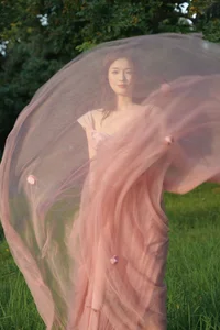 YiTuYu Art Language Vol.10467 Mei Li De Guang: A Masterclass in Light and Portraiture - image 6