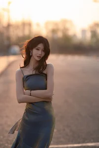 Yituyu Gilded Satin Slip Dress: Lin Yu Twilight Street Monologue - image 0
