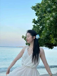 Ageless Beauty Liu Yifei Goes Viral with Stunning No-Makeup Look - image 4