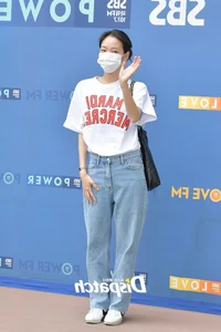 Kim Go Eun: The Master of Effortless Minimalist Style in the 'Exhuma' Era - image 2