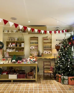 Top Beautiful Christmas-Themed Cafes in Hanoi for the Festive Season - image 2