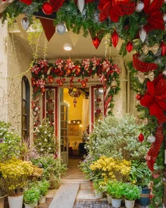 Top Beautiful Christmas-Themed Cafes in Hanoi for the Festive Season - image 9