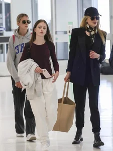 Suri Cruise: Katie Holmes Daughter Grows Tall and Elegant - image 2