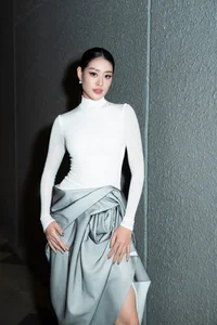 MC Quyen Linh’s Daughter Stuns Like a Real-Life Princess in New Gorgeous Photoshoot - image 8