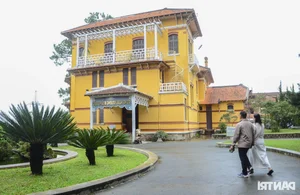 Exploring the Elegant Palace of Empress Nam Phương: A Timeless Historical Journey in the Heart of Da Lat - image 9