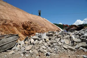 Engineering Safety: Cutting Mountain Slopes to Prevent Deadly Landslides - image 9
