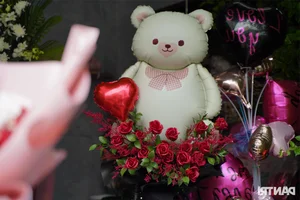 Valentine Gift Guide Ho Thi Ky Flower Market Ho Chi Minh City - image 9