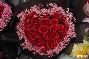Valentine Gift Guide Ho Thi Ky Flower Market Ho Chi Minh City - image 6