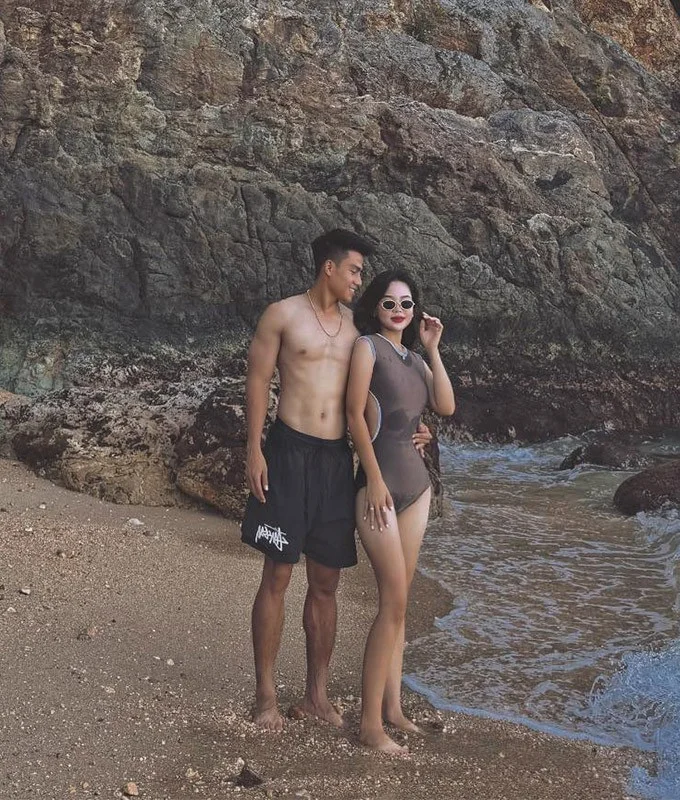 Stunning Style: The Entrepreneur Wife of Former Vietnam U22 Player Impresses in Bikini