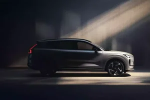 Volvo XC70 Plug-In Hybrid Revealed as Strategic Green Move - image 4