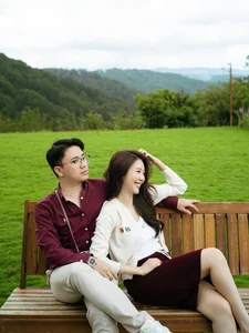 Former Flight Attendant Vu Ngoc Cham Shares Heartwarming Family Moments - image 0