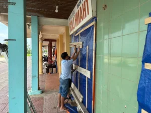 Do Son Residents Reinforce Homes Against Super Typhoon Yagi - image 1