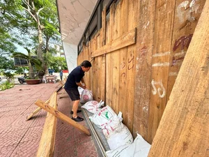 Do Son Residents Reinforce Homes Against Super Typhoon Yagi - image 10