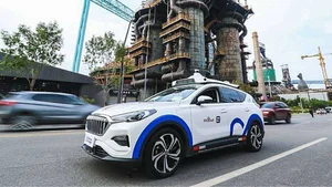 Why Tourists Are Shocked by China's Robot Taxi Experience - image 1