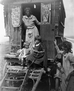 Rare Historical Moments: Unseen Photos That Changed Our Perspective - image 13