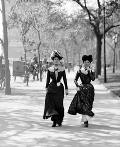 Rare Historical Moments: Unseen Photos That Changed Our Perspective - image 4
