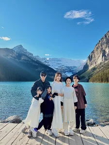 Chi Bao's Wife Flaunts Baby Bump and Ly Hai's Family Vacations in Canada - image 0