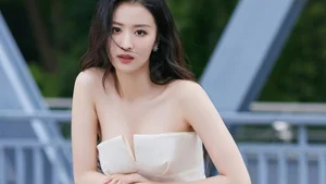 Stunning Portraits: Celebrating the Natural Beauty of Chinese Girls - image 14