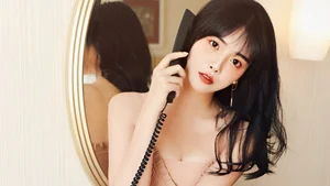 Stunning Portraits: Celebrating the Natural Beauty of Chinese Girls - image 31