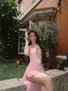 Viral Sensation Stuns in Bold Cut-Out Fashion: The Latest Trend-Setting Look from the 'Hip-Shaking Goddess' - image 8
