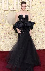 Stunning Celebrity Silhouettes on Golden Globes 2024 Red Carpet - image 3