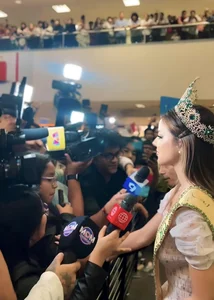 New Miss Grand International Welcomed by Crowds of Fans on Homecoming - image 8