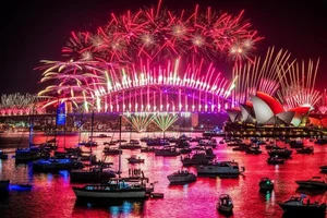 Spectacular New Year 2025 Firework Displays Around the World - image 0