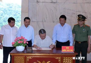 President To Lam Visits and Honors History at Pac Bo Special National Relief Site - image 0