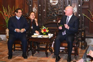 NZ Prime Minister Explores Vietnamese Culture and Music - image 8
