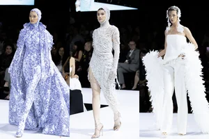 Supermodel Thanh Hang Shines in Stunning 50kg Crystal Gown at Fashion Week - image 6