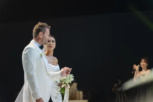 Inside Minh Tu’s Emotional Wedding: Stunning Bridal Fashion and a Heartfelt Tribute - image 2