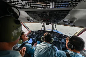 Majestic Wings: CASA Military Transport Aircraft Formations Lighting Up Hanoi’s Skies - image 5
