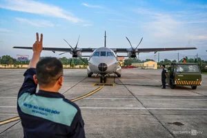Majestic Wings: CASA Military Transport Aircraft Formations Lighting Up Hanoi’s Skies - image 6