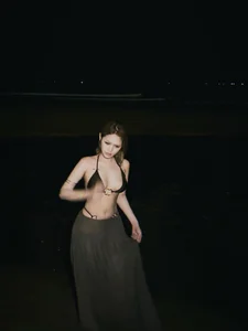 Xoài Non Addresses Body Image Discussions After Recent Event Appearance - image 4
