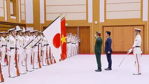 Japanese Defense Minister Hosts Official Welcome Ceremony for General Phan Van Giang - image 2