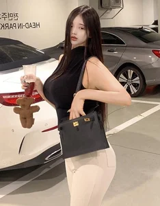 The Surreal Beauty and Stunning Curves of a Viral Instagram Sensation - image 7