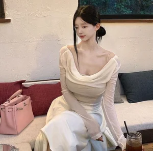 The Surreal Beauty and Stunning Curves of a Viral Instagram Sensation - image 8