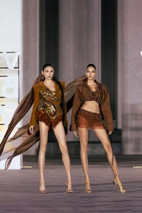 Thanh Hang, Hoang Thuy, and Vo Hoang Yen Shine at Vietnam Beauty Fashion Fest XIII - image 4