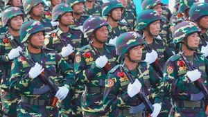 Ho Chi Minh City Welcomes International Military Units for Grand Parade - image 7