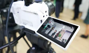 Canon Launches Budget-Friendly Vlogging Camera Under 25 Million VND - image 1