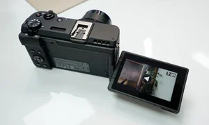 Canon Launches Budget-Friendly Vlogging Camera Under 25 Million VND - image 4