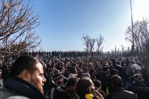 Families Rush to Notorious Syrian Prisons in Search of Missing Loved Ones - image 2