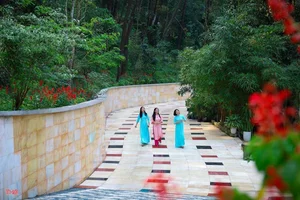 Discovering Hang Pagoda: A Hidden Spiritual Sanctuary in Hong Linh Mountain - image 10