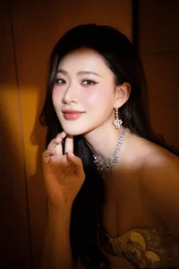 Stunning Hai Phong Muse Turns Heads in Elegant Mermaid Dress - image 5