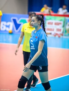 Volleyball Star Kim Thanh Radiates Elegance in Traditional Vietnamese Halter Top - image 2