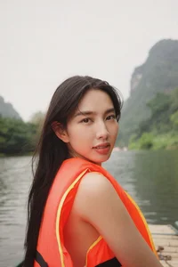 Miss Grand Thuy Tien Explores the Majestic Beauty of Trang An - image 4