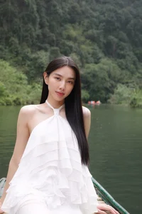 Miss Grand Thuy Tien Explores the Majestic Beauty of Trang An - image 1