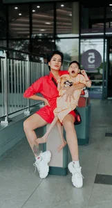 Miss World Vietnam Luong Thuy Linh Stuns in Leg-Lengthening High-Fashion Outfits - image 2