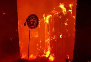 Terrifying Apocalyptic Wildfires Ravage California: A Visual Look at the Crisis - image 3